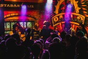 在網(wǎng)絡(luò)游戲世界中，DNF（地下城與勇士）是一款廣受歡迎的多人在線戰(zhàn)斗競技游戲。玩家可以通過創(chuàng)建角色、組隊、升級和挑戰(zhàn)副本等方式參與到游戲中來。為了更好地享受游戲的樂趣，許多玩家會選擇使用各種輔助工具或者插件來提升自己的戰(zhàn)斗力。那么，在DNF這個大千世界里，如何找到一個好的dnf插件網(wǎng)站呢？，尋找好的DNF插件網(wǎng)站