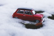 大利好！車市、股市都“沸騰”了！汽車以舊換新補貼來了，買新能源乘用車補2萬元！有車企已迅速跟進