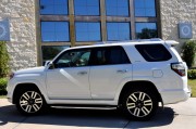 側(cè)方停車的操作技巧有哪些？這些技巧如何提高停車準確性？