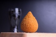 夢到吃爆米花，寓意與解讀，夢到吃爆米花的寓意與解讀