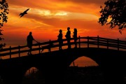 古風(fēng)游戲免費(fèi)探索，自由的天空，古風(fēng)大世界，無(wú)盡探索自由!