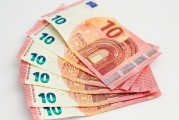 紐約期金周五跌1% 本周跌約0.6%
