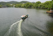 解析夢(mèng)中在河里游泳的深層含義，解析夢(mèng)中在河里游泳的深層含義
