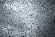 夢(mèng)到下冰雹，寓意與解讀，夢(mèng)到下冰雹的寓意與解讀