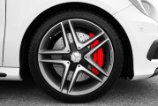 逸動DT的性能和駕駛體驗如何？購買緊湊型車時應該考慮哪些因素？