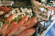 夢(mèng)到吃魚(yú)好不好——解析夢(mèng)境中的飲食象征，解析夢(mèng)境中的飲食象征，夢(mèng)到吃魚(yú)好不好？