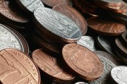 如何通過紙黃金投資特點進行市場分析？這種分析方法有哪些實際應用？