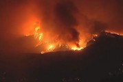 上萬座建筑被燒，經(jīng)濟(jì)損失超萬億！美國加州山火持續(xù)肆虐，拜登發(fā)聲，小特朗普炮轟