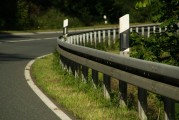 阿聯(lián)酋發(fā)布新交通法規(guī)，強化自動駕駛使用與道路安全