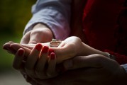揭秘定制婚戒網(wǎng)站排名，如何挑選心儀的珠寶伴侶，定制婚戒網(wǎng)站大揭秘，挑選珠寶伴侶指南