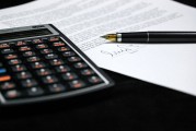 如何處理期貨合約到期的問題？這些處理方法有什么風(fēng)險？