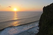 夢中的神秘之旅——與大海龜?shù)腻忮耍瑝糁械纳衩刂茫c大海龜?shù)腻忮? title=