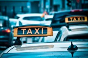 一款讓你在開車時也能快樂的游戲——駕駛模擬器，一鍵啟動刺激駕駛，駕車模擬器帶你暢游真實(shí)的道路環(huán)境
