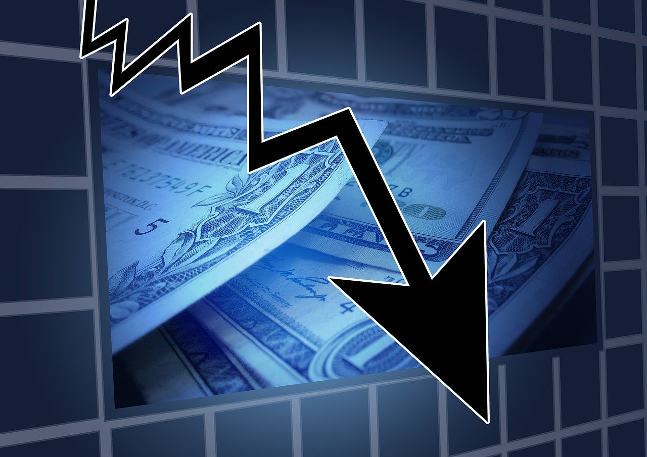 黃金股集體下跌 現(xiàn)貨黃金日內一度跌超2%