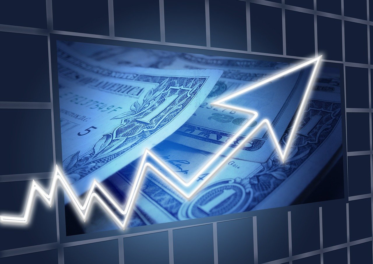 英偉達(dá)下跌5.18%，報(bào)119.1美元/股