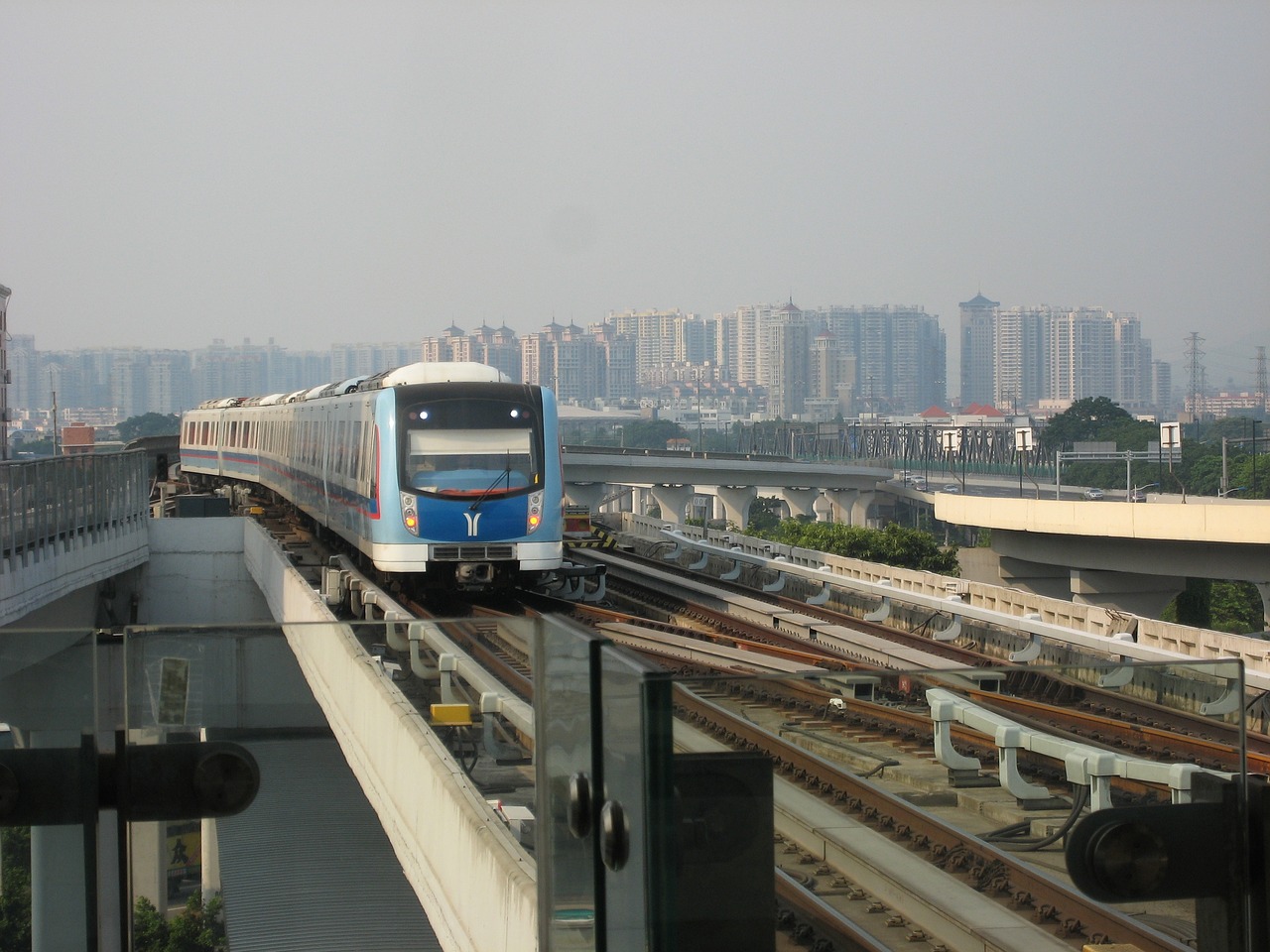中秋假期 新疆鐵路將加開257列臨時(shí)旅客列車