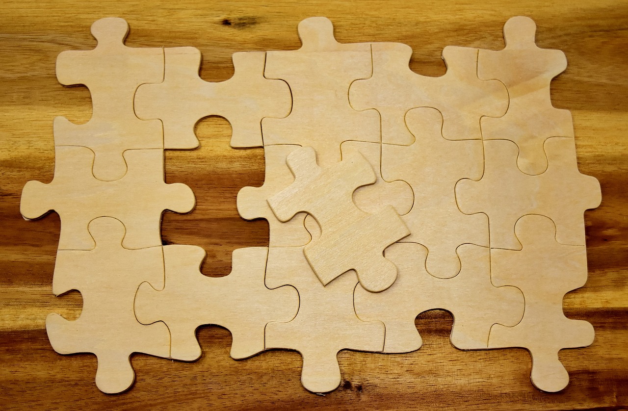 如何理解期貨只做多的策略？這種策略有哪些局限性？
