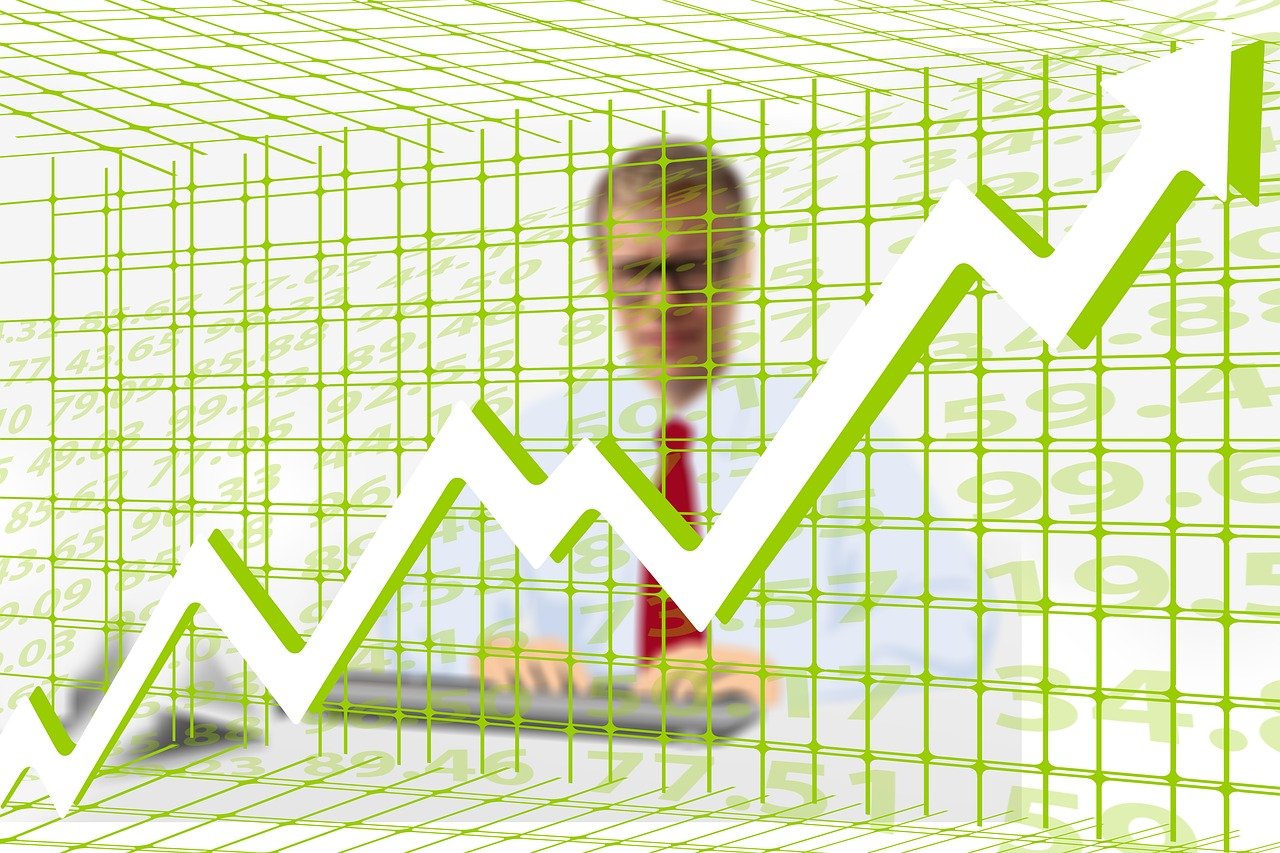10月社會消費品零售總額同比增長4.8%，比上月加快1.6個百分點
