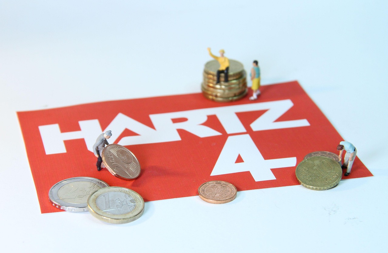 考慮中小保險公司實際困難 保險業(yè)新會計準則獲準“暫緩執(zhí)行”空間