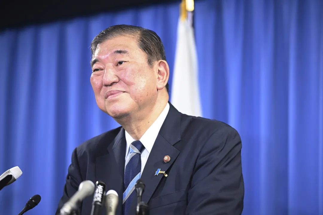 67歲石破茂，正式當(dāng)選日本首相！他從政38年，早年曾在銀行工作！岸田內(nèi)閣已集體辭職