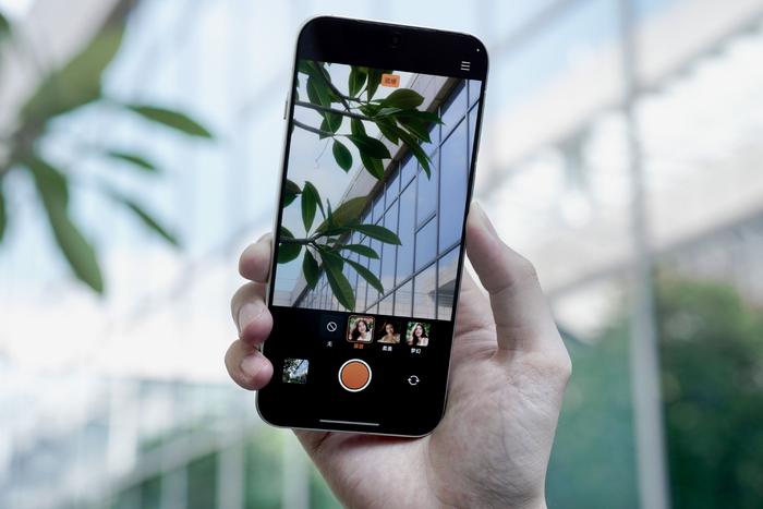 要輕薄又要潛望？OPPO Find X8可沖