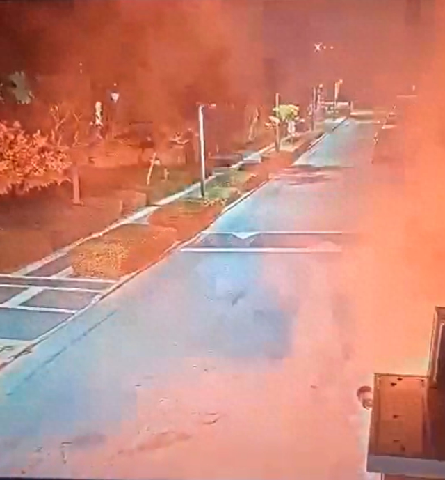快訊！外媒：兩枚照明彈落入內(nèi)塔尼亞胡住所院子里，3名嫌疑人被捕