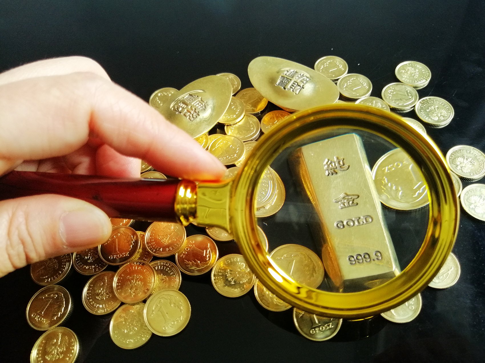 平江發(fā)現(xiàn)超40條金礦脈：儲量超1000噸，估值達(dá)6000億元？湖南黃金最新回應(yīng)
