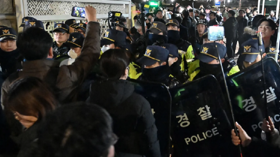 韓國陷入政治混亂，韓國企業(yè)在美國股市震蕩