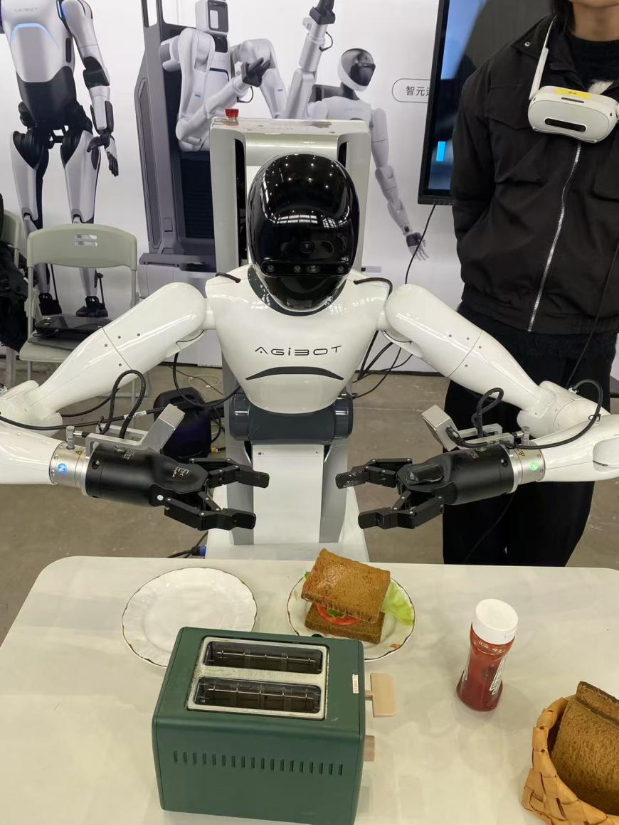 人形機器人哪家強？宇樹、智元、星海圖、開普勒等同臺競技