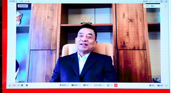 民營企業(yè)如何應(yīng)對(duì)挑戰(zhàn)？劉永好：只有不斷滿足老百姓新需求才是新方向