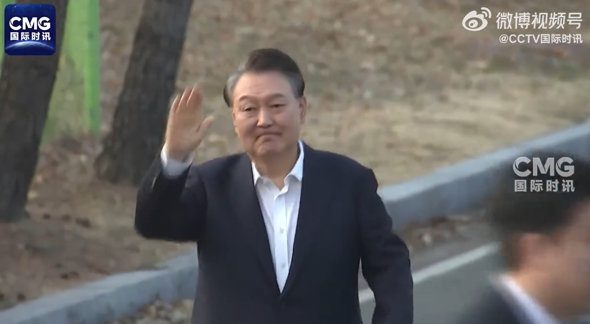 被捕滿52天后，韓國(guó)總統(tǒng)尹錫悅被釋放！最大在野黨黨鞭曾稱：若檢察機(jī)關(guān)釋放尹錫悅，就是背叛國(guó)民