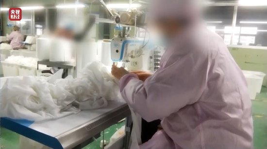 視頻丨一次性內(nèi)褲“爆雷”，徒手制作不滅菌