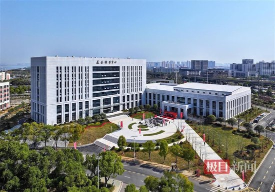1000萬美元！知名校友穩(wěn)健醫(yī)療董事長李建全捐贈的這棟樓落成投用