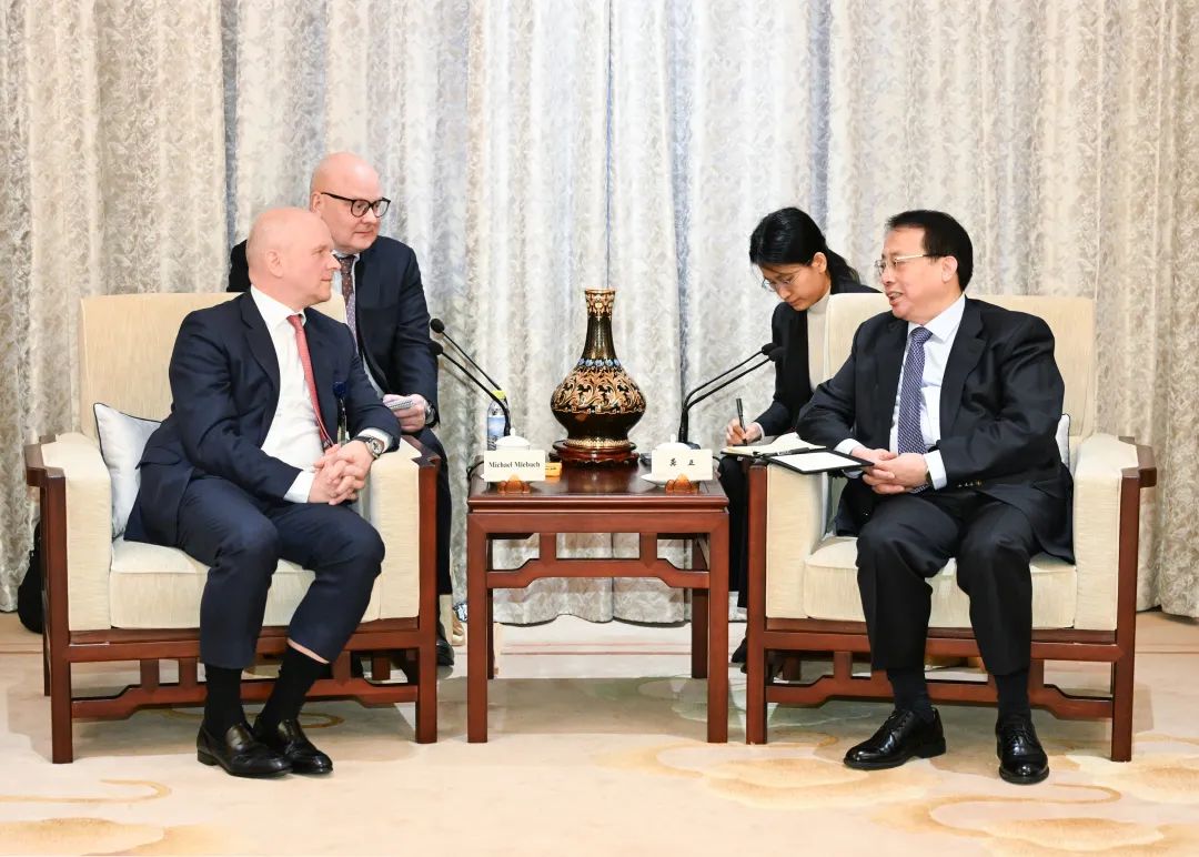中國(guó)發(fā)展高層論壇2025年年會(huì)召開(kāi)之際，龔正在京會(huì)見(jiàn)這些跨國(guó)公司高管
