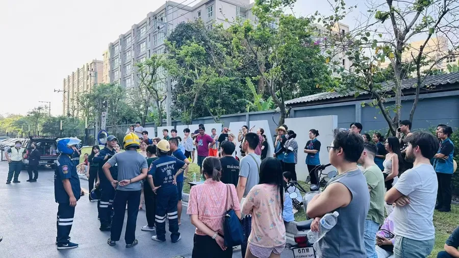 “相當(dāng)于約一千顆原子彈”！強(qiáng)震后的緬甸曼德勒40℃高溫，中國(guó)翡翠商人擠在后備廂緊急逃難