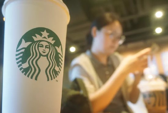 星巴克為咖啡師試點(diǎn)生成式 AI 虛擬助手