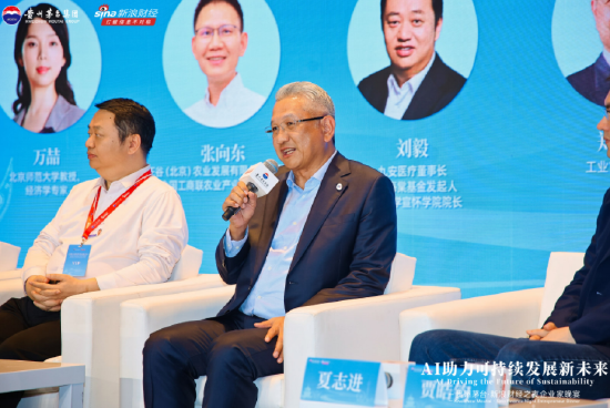 工業(yè)富聯(lián)董事長鄭弘孟：希望用AI制造所有東西，“努力再活10年，你會長生不老”